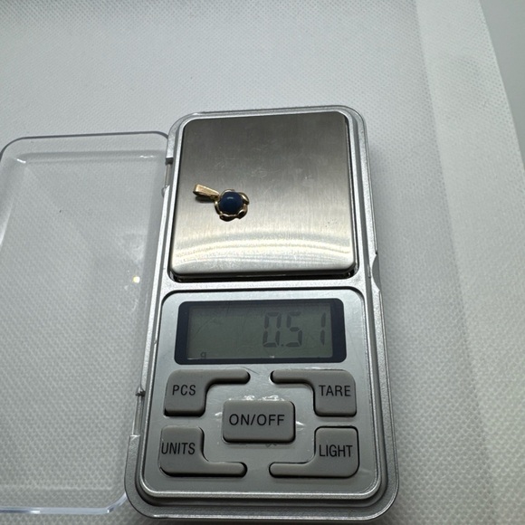 Vintage 14K Yellow Gold Blue Gemstone Accent Charm Pendant, Europe, Finland, 585 - Picture 9 of 11